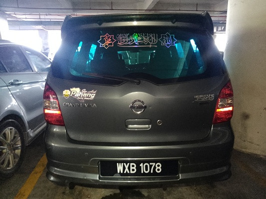 NISSAN GRAND LIVINA 1.6 (A)