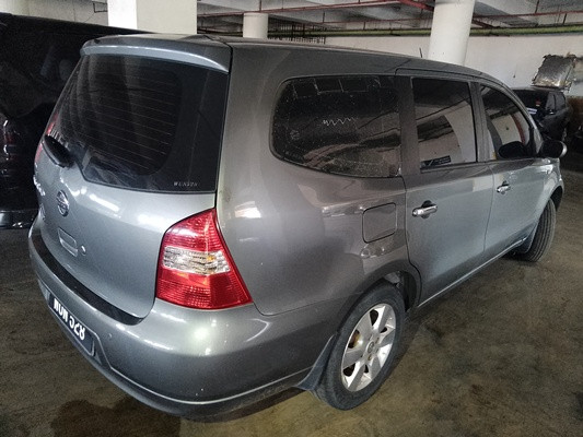 NISSAN GRAND LIVINA 1.8 (A)