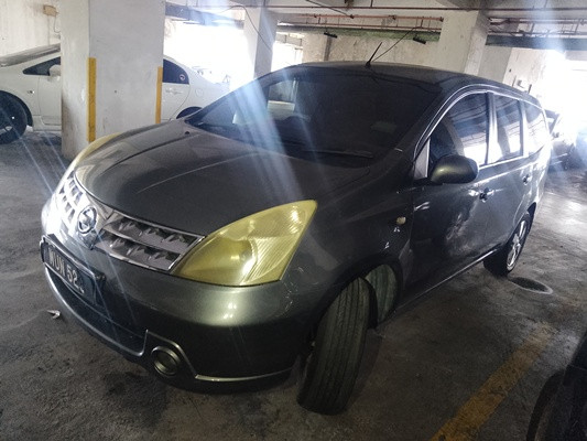 NISSAN GRAND LIVINA 1.8 (A)