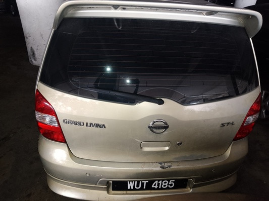 NISSAN GRAND LIVINA 1.6 (A)