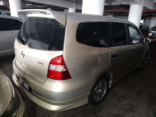 NISSAN GRAND LIVINA 1.6 (A)