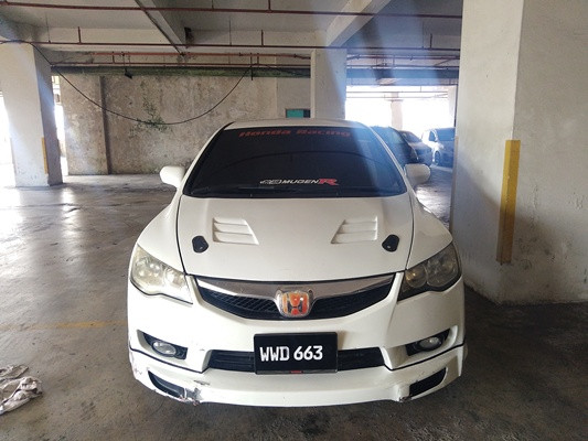 HONDA CIVIC 1.8 (A)