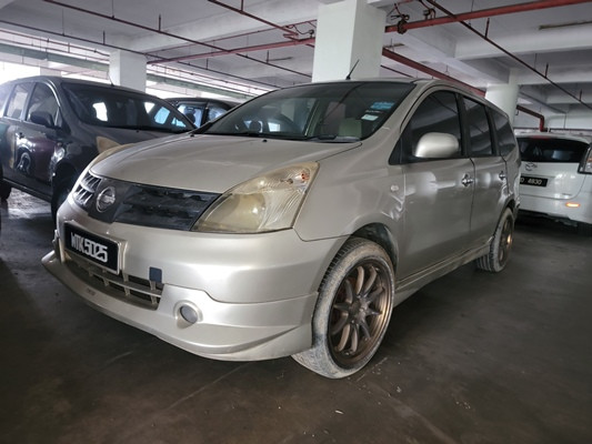 NISSAN GRAND LIVINA 1.8 (A)