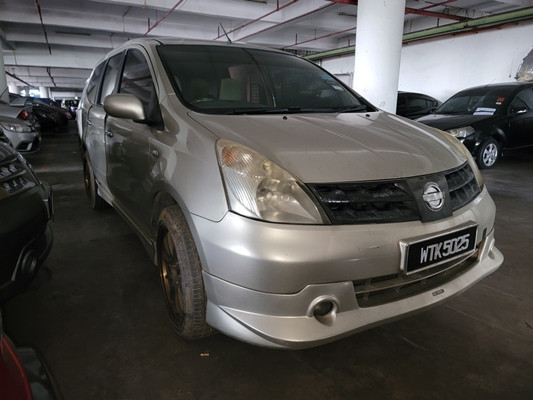 NISSAN GRAND LIVINA 1.8 (A)
