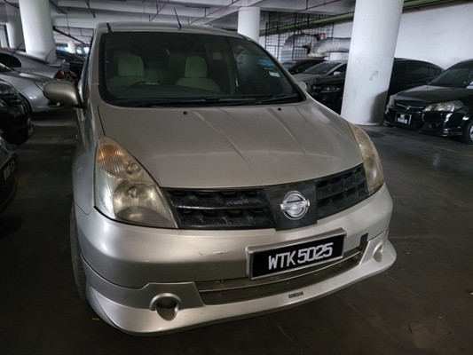 NISSAN GRAND LIVINA 1.8 (A)
