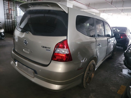 NISSAN GRAND LIVINA 1.8 (A)