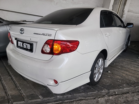 TOYOTA ALTIS 1.8 (A)